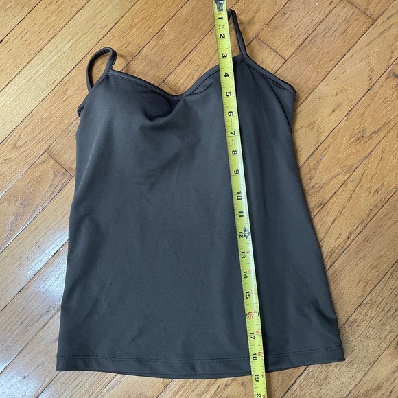 Women's Athleta Tank Top with Shelf Bra - Picture 6 of 9